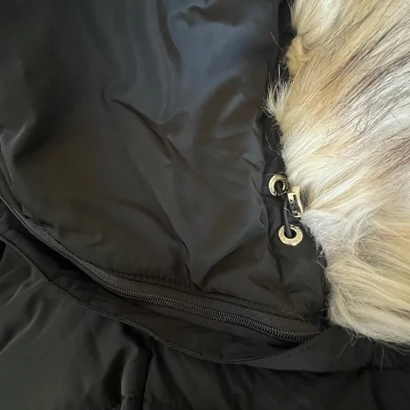 Calvin Klein Women’s Faux Fur Trim Hooded Puffer Coat - Picture 10 of 14